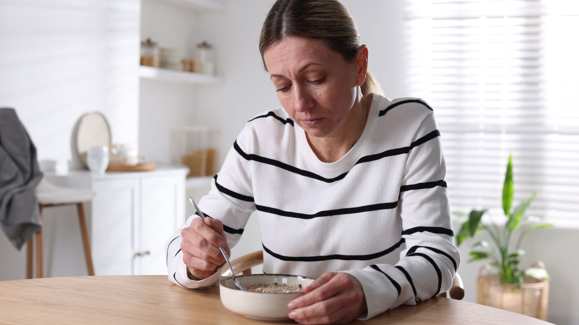 Perdeu o apetite por carne? Descubra as causas e saiba quando procurar ajuda profissional. Vamos conversar sobre sua saúde!