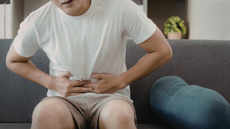 Dor Abdominal Constante: Principais Causas e Ligações com Câncer