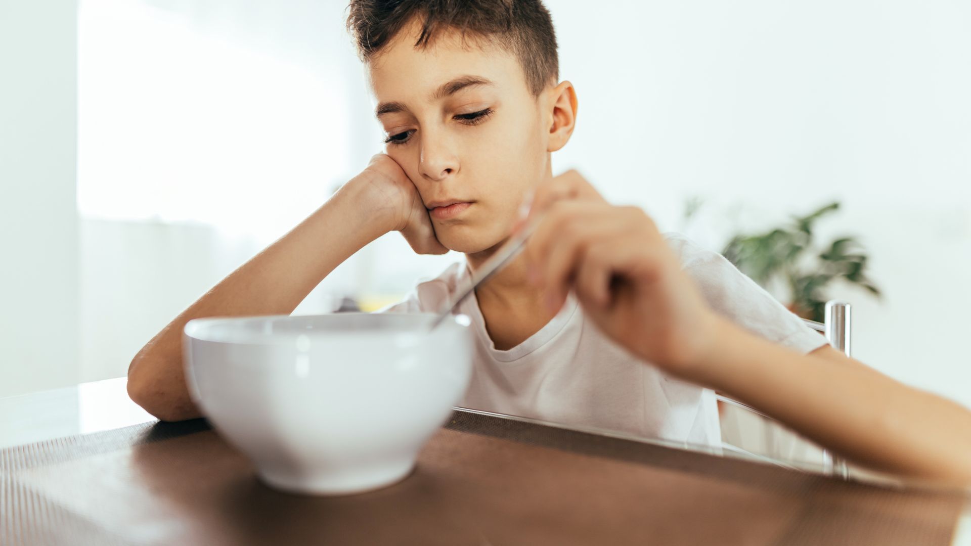 Descubra quando a perda de apetite e o emagrecimento involuntário se tornam preocupantes e como buscar ajuda.